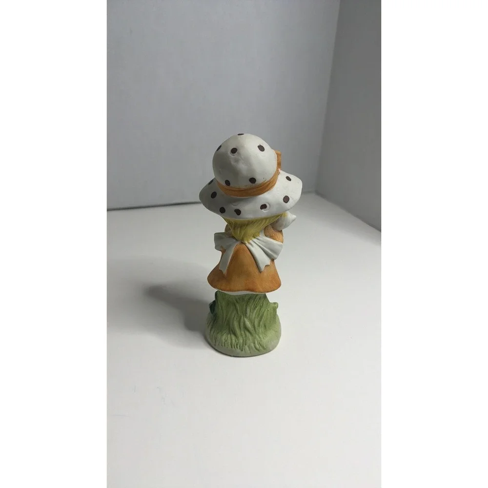 Vintage Girl‎ With Kitten Figurine Polka Dot Hat Ceramic Collectible